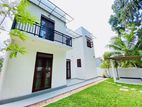 Luxury 4 Bedroom House for Sale in Athurugiriya