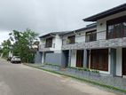 Luxury 4-Bedroom Lakeview House – Attidiya