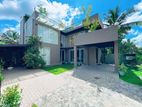 Luxury 4 Bedrooms House for sale in Homagama Godagama