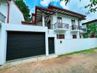 Luxury 4 Bedrooms House for sale in Homagama Kottawa