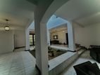 Luxury - 4 Bedrooms House For Sale in Nawala EH318