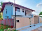Luxury 4 Bedrooms House for Sale in Thalahena Battaramulla