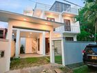 Luxury 4 Bedrooms Modern House for sale Piliyandala Polgasowita