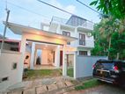 Luxury 4 Bedrooms Modern House for sale Piliyandala Polgasowita