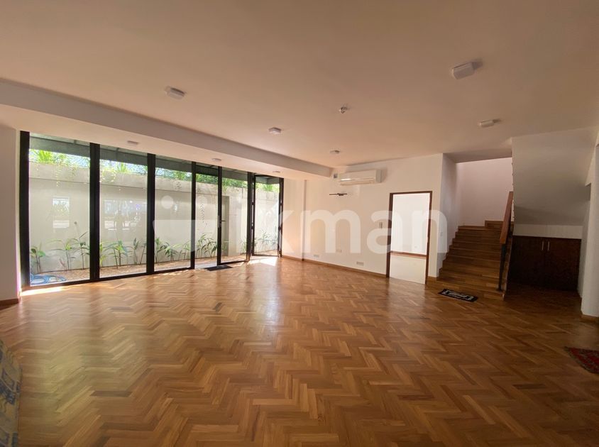 Luxury 4BR House in Horton Place Colombo 7 for Rent ikman