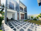 Luxury 4BR House – Prime Location Welisara