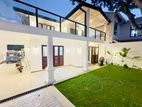 Luxury 4BR House with 3-Car Parking – Pannipitiya