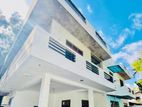 Luxury 5 Bedroom house for sale - Ganemulla