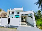 Luxury 5 Bedroom House with Rooftop A/C Athurugiriya