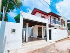 Luxury 5 Bedrooms House for Sale in Piliyandala