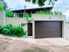 Luxury 5 Bedrooms House for sale in Talawatugoda