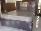 Luxury Bad with Mattress