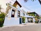 Luxury Beautiful House for Sale Talawatugoda