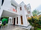 Luxury Beautiful House In Hokandara