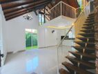 Luxury Cottage Type Upstairs House for Sale Piliyandala
