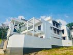 Luxury Family Home with Panoramic Views Rooftops-Thalawathugoda