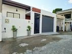 Luxury House facing paddy field, Athurugiriya road. (ID: ATHU035)