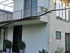 Luxury House For Rent in Colombo 5