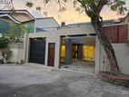 Luxury House For Rent in Guildford Crecent Colombo 07 [ 1908C ]