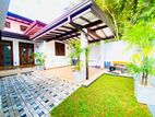 Luxury House for Sale in Athurugiriya