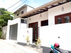 Luxury House for Sale in Athurugiriya
