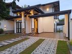Luxury House for Sale in Athurugiriya