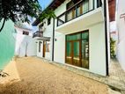 Luxury House for Sale in Battaramulla
