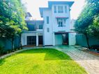Luxury House for Sale in Battaramulla Robert Gunawardhena Rd