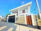 Luxury House For Sale in Boralasgamuwa