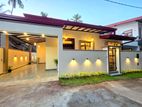 Luxury House For Sale in Diyagama