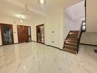 Luxury House For Sale in Gonapola