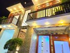 Luxury House For Sale in Kahatuduwa