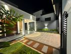 Luxury House For Sale in Kahatuduwa