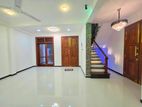 Luxury House For Sale in Kahatuduwa