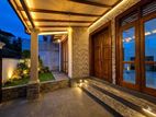 Luxury House For Sale in Kahatuduwa