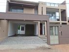 Luxury House for Sale in Kesbewa