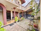 LUXURY HOUSE FOR SALE IN KIRIBATHGODA TOWN