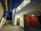 Luxury House For Sale in Kiriwattuduwa