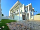Luxury House For Sale in Moratuwa