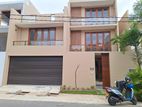 Luxury House for Sale in Rathmalana