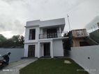 Luxury House for Sale in Thalawathugoda