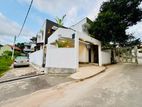 Luxury House for Sale in Thalawathugoda