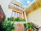 Luxury House for Sale in Thalawathugoda