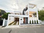 Luxury House For Sale in Wattala
