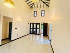 Luxury House For Ssle in Kahatuduwa