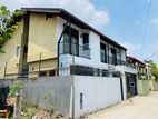 Luxury House in Kalalgoda Rd Talawatugoda With 10 p Land Extent