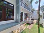 Luxury House In Thalawatugoda