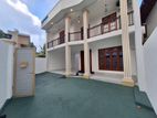 Luxury House Piliyandala Town for Sale