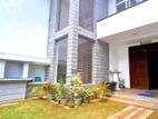Luxury House With Imported Malaysian Furniture & Swimming Pool Kandy