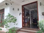 Luxury House with Spacious Hall -High Commercial Value in Kadawatha Town